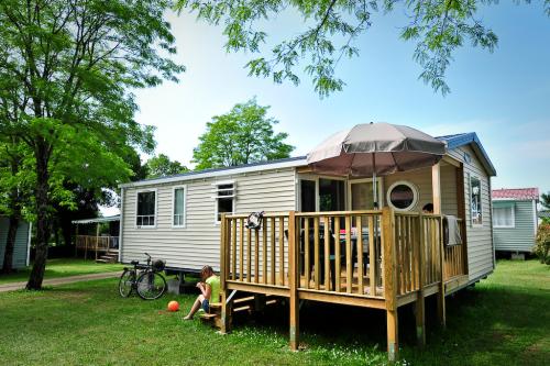 Camping Koawa Les Cigales - Espace Confort 37m² - air-conditioning + TV - Photo 1