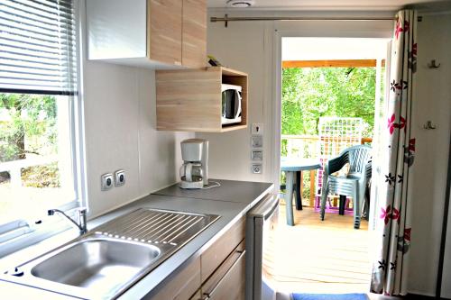 Camping Les Cigales - Bungalow Koawa Pavillon Confort - Photo 3