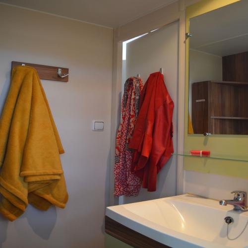 Camping Les Cigales - Bungalow Koawa Pavillon Confort - Photo 9