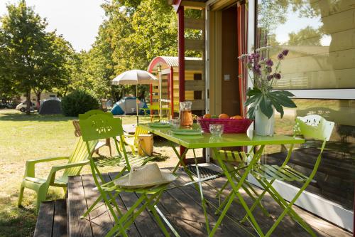 Camping Les Cigales - Gipsycar 2 adults + 1 child - Photo 3