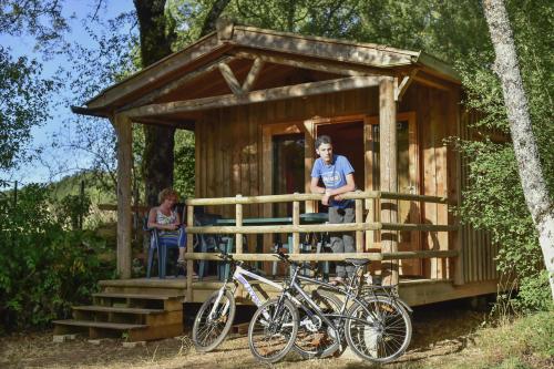 Camping Les Cigales - Koawa Family Confort tv - Photo 1