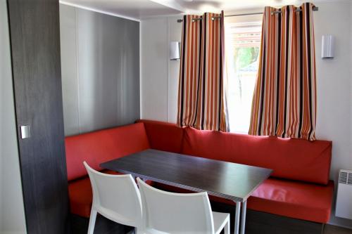 Camping Koawa Les Cigales - Family Classic 35m² - air-conditioning + TV - Photo 4