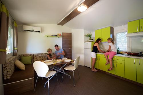 Aminess Maravea Camping Resort - Holiday Home Mediterranean Village - Photo 2