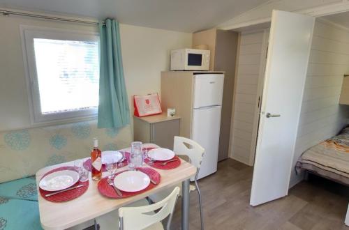 Les Castels Domaine de La Paille Basse - MOBILE HOME LOUNGE - 2 bedrooms - Photo 3