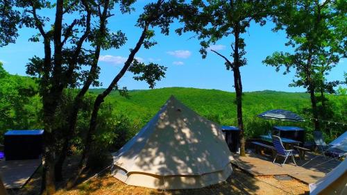Les Castels Domaine de La Paille Basse - GLAMPING TENT - Two tents per pitch - Photo 1