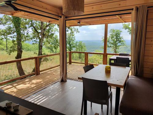 Camping LA TRUFFIERE à Saint Cirq Lapopie - Nature Panoramic Chalet - Photo 3