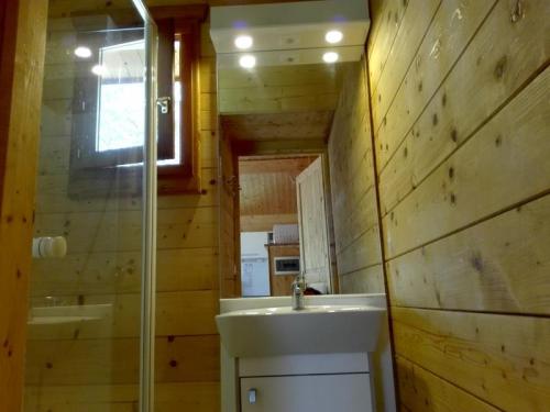 Camping LA TRUFFIERE à Saint Cirq Lapopie - Chalet modèle Savoie - Photo 9