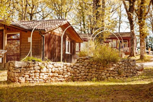 Camping LA TRUFFIERE à Saint Cirq Lapopie - Chalet Tahoe + sheltered terrace - Photo 1