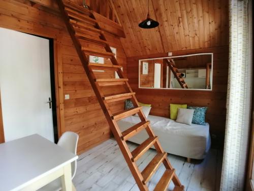 Camping LA TRUFFIERE à Saint Cirq Lapopie - The authentic wooden chalet duplex - Photo 3