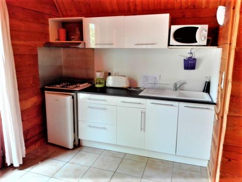 Camping LA TRUFFIERE à Saint Cirq Lapopie - The authentic wooden chalet duplex - Photo 5