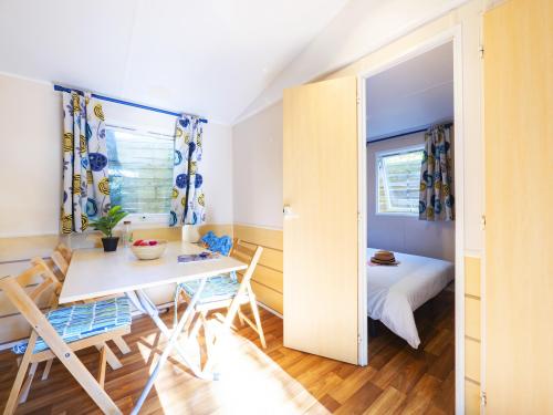 YELLOH! VILLAGE - Camping Les Cascades - Cottage Laurus ** (2 bedrooms + 1 bathroom + air-conditioning) - Photo 3