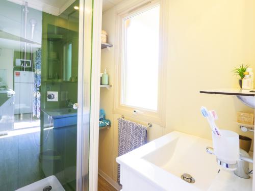 YELLOH! VILLAGE - CAMPING LES CASCADES - Cottage Vigne 4p 2bdr 1bath *** air-conditioned - Photo 10
