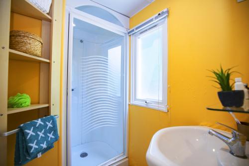 YELLOH! VILLAGE - CAMPING LES CASCADES - Cottage 6p 3bdr 1bath *** air-conditioned - Photo 10