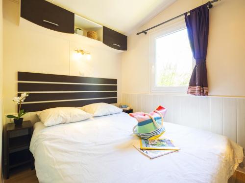 YELLOH! VILLAGE - Camping Les Cascades - Cottage Glycine *** (3 bedrooms + 1 bathroom + Air-conditioning) - Photo 6