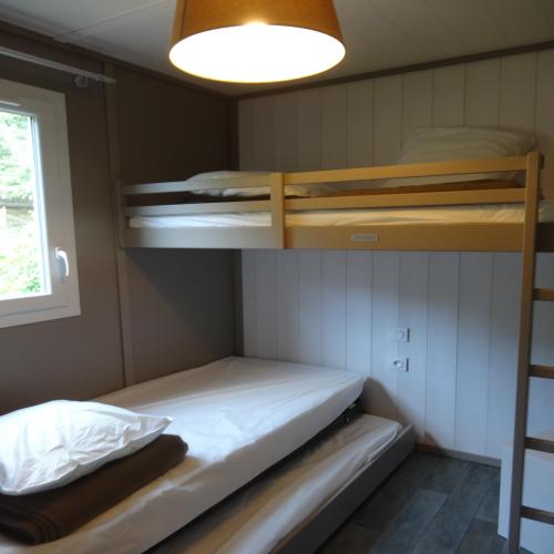 Flower Camping La Beaume - Chalet 35m² CONFORT+ 2 bedrooms - sheltered terrace (adapted to the people with reduced mobility) - Photo 4