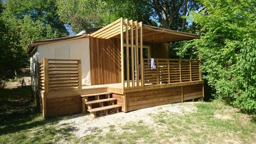 Flower Camping La Beaume - Chalet Pili-pili Bois 32m² CONFORT 3 bedrooms + sheltered terrace - Photo 1