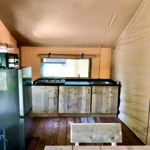 Camping Seasonova L'Etang des Bois - KENYA TENT 2 bedrooms - Photo 4