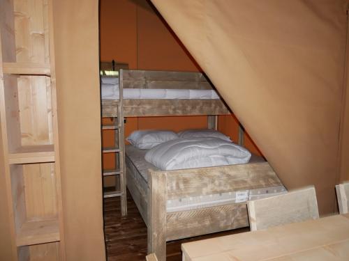 Camping Seasonova L'Etang des Bois - KENYA TENT 2 bedrooms - Photo 6