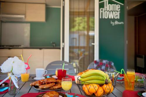 Flower Camping Le Bois d'Amour - Homeflower Premium 26,5m² (2 bedrooms) + AIR CONDITIONING + covered terrace + TV + sheets + towels - Photo 3
