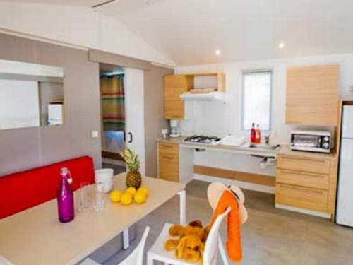 Flower Camping Le Bois d'Amour - Mobile home Comfort 32m² (2 bedrooms) + TV + terrace - Wheelchair friendly - Photo 2