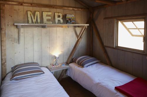 Flower Camping Le Bois d'Amour - Cabin Lodge Comfort 38m² (2 bedrooms) sheltered terrace 8m² - Photo 5