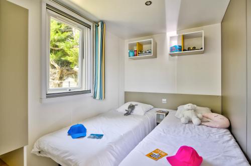 Flower Camping Le Bois d'Amour - Mobile home Premium 30m²(2 bedrooms) + terrace + TV + sheets included - Photo 6