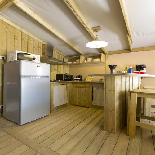 Flower Camping Le Bois d'Amour - Cabin Sweetflower Premium 43m² (2 bedrooms) + half covered terrace 11m² + TV + sheets included - Photo 4