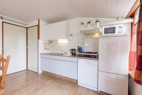 Camping De Grienduil - Holiday home 1 - Photo 6