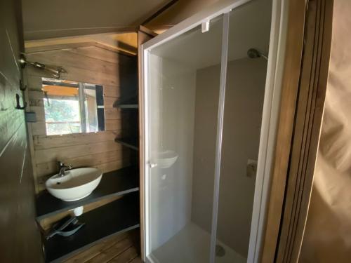 Camping La Vallée Heureuse - Lodge PREMIUM - Photo 7
