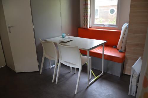 Camping La Vallée Heureuse - Mobilhome CONFORT - Photo 5