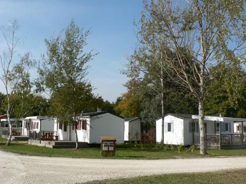 Camping Le Tastesoule - Mobile-home CONFORT 26m² - 2 bedrooms + Half-covered terrace - Photo 3