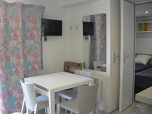 Camping Le Tastesoule - Mobile-home PREMIUM 31m² - 3 bedrooms + sheltered terrace - Photo 8