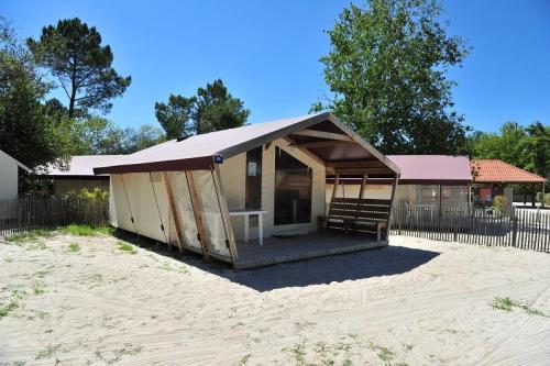 Camping Le Tastesoule - Wooden and canvas Tent NATURE Comfort 30m² - 2 bedrooms + sheltered terrace + Sink without toilet blocks - Photo 1