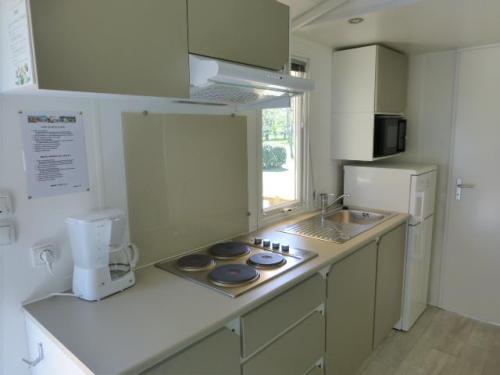 Camping de L'Ile - Mobile-home Super Mercure Regular - Photo 3