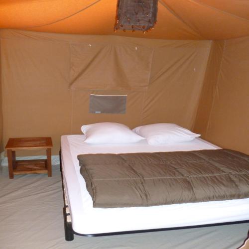 Camping de L'Ile - Canvas bungalow (without toilet block) - Photo 2
