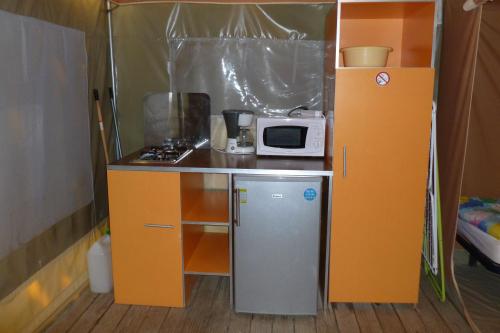 Camping de L'Ile - Canvas bungalow (without toilet block) - Photo 5
