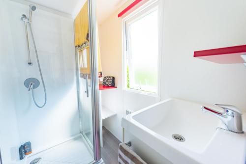 Camping LA FONTAINE - Mobilhome Lo76 23m² 2 bedrooms - Photo 5