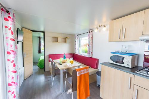 Camping LA FONTAINE - Mobilhome Alizé 34m² 2 bedrooms, 2 bathrooms - Photo 1