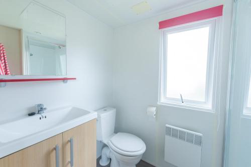 Camping LA FONTAINE - Mobilhome Alizé 34m² 2 bedrooms, 2 bathrooms - Photo 7