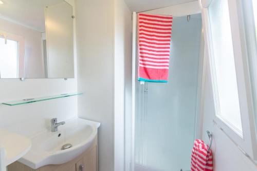 Camping LA FONTAINE - Mobil-home Evol'27 2 bedrooms 27m² - Photo 4