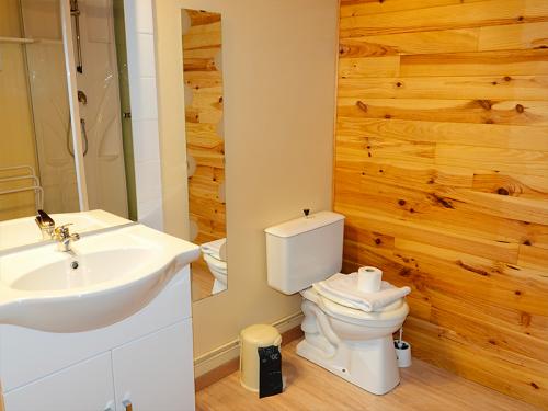 Camping Lac de Villefort - Chalet 1 Bedroom - Photo 8
