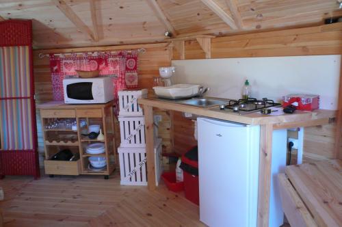 Camping du Lac - Wooden cabin - Photo 2