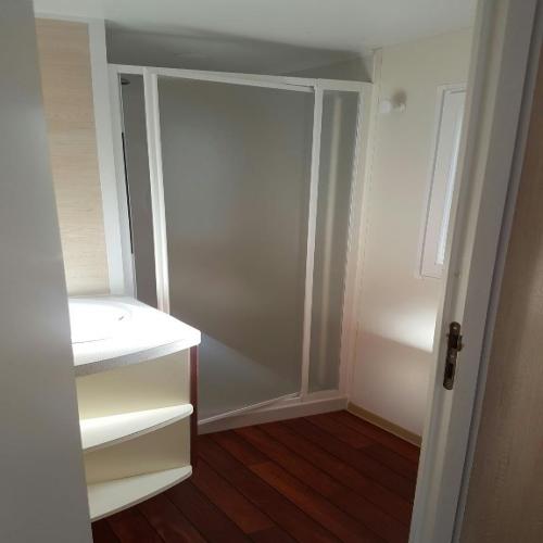 Camping Entre Terre et Mer - Mobile home Confort (2 bedrooms) - Photo 2