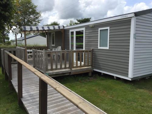Camping Entre Terre et Mer - Mobile home (2 bedrooms) adapted to the people with reduced mobility - Photo 1