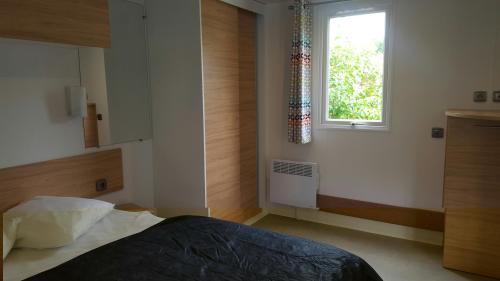 Camping Entre Terre et Mer - Mobile home (2 bedrooms) adapted to the people with reduced mobility - Photo 3