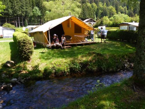 Flower Camping VERTE VALLEE - CONFORT Tente Lodge Nature 25m² (2 bedrooms) + terrace - without private facilities - 2013 - Photo 1