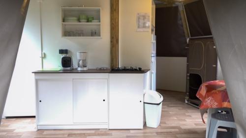 Flower Camping VERTE VALLEE - TIPIHOME "STANDARD" 34 m² + terrace- without private facilities - 2019 - Photo 2