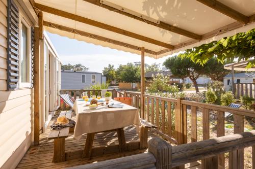 Camping Sandaya Soulac Plage - Cottage 3 bedrooms ** - Photo 2