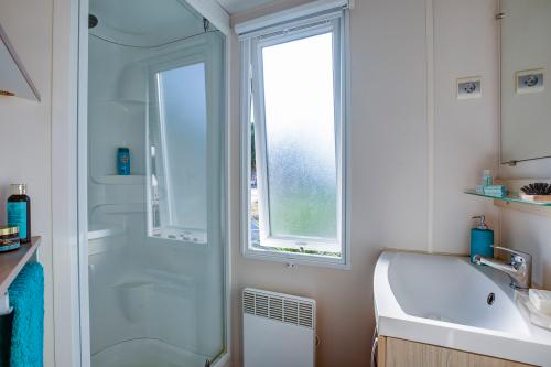 Camping Sandaya Soulac Plage - Cottage 3 bedrooms ** - Photo 7