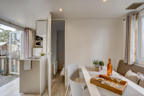Camping Sandaya Soulac Plage - Cottage 2 bedrooms ** - Photo 3